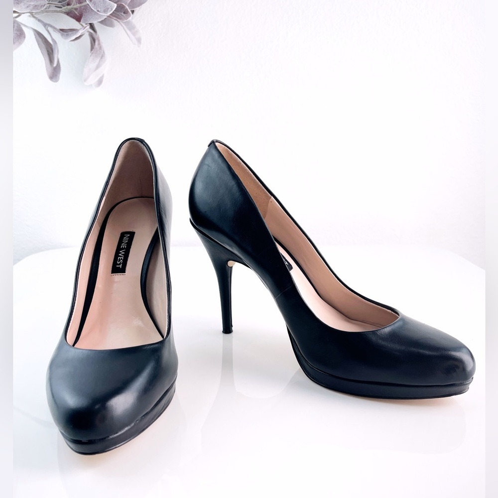NINE WEST Genuine leather black heels pumps size 7.5 M